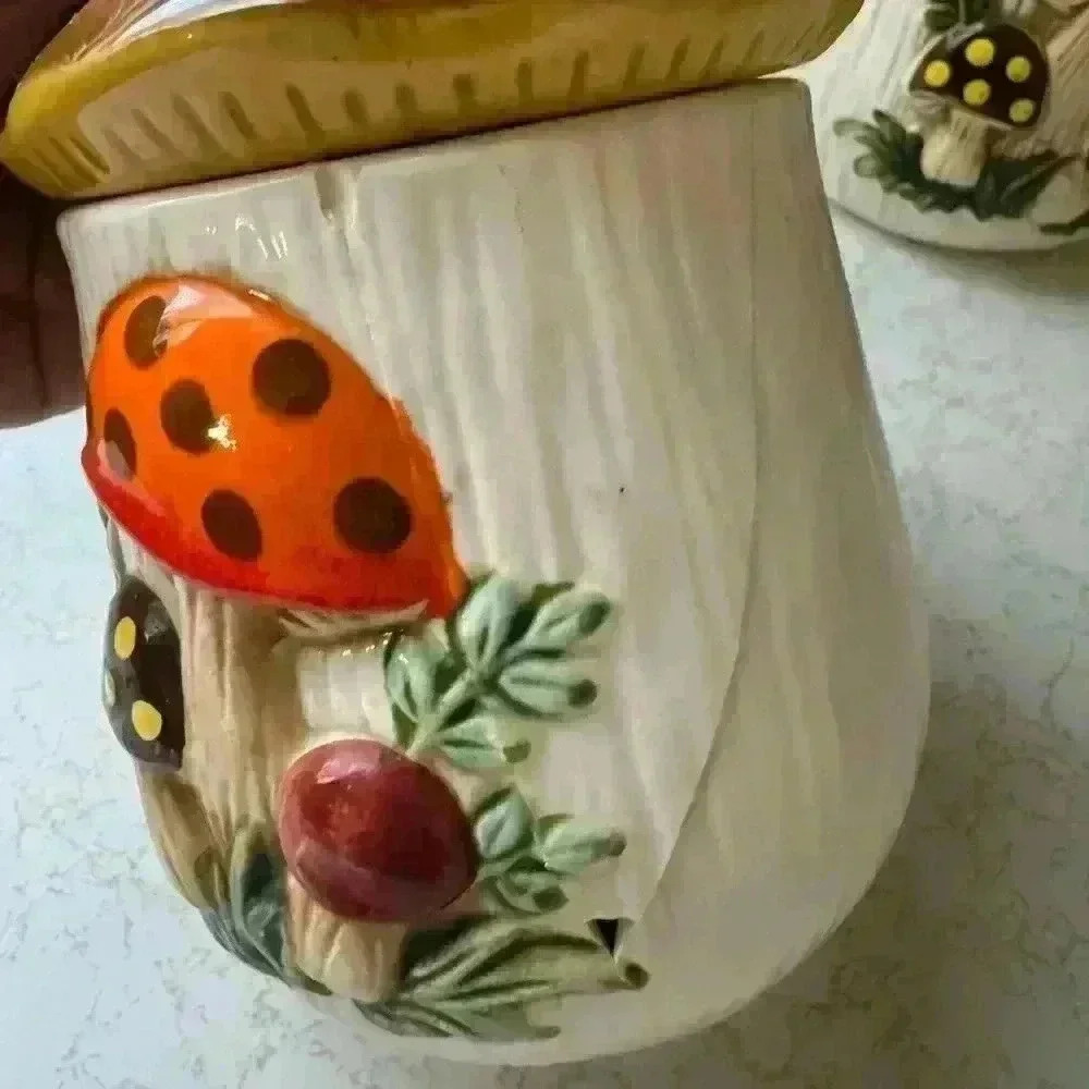 1976 Mushroom Sears Roebuck Vintage Ceramic 8 piece set Containers with Lids - Picture 9 of 9